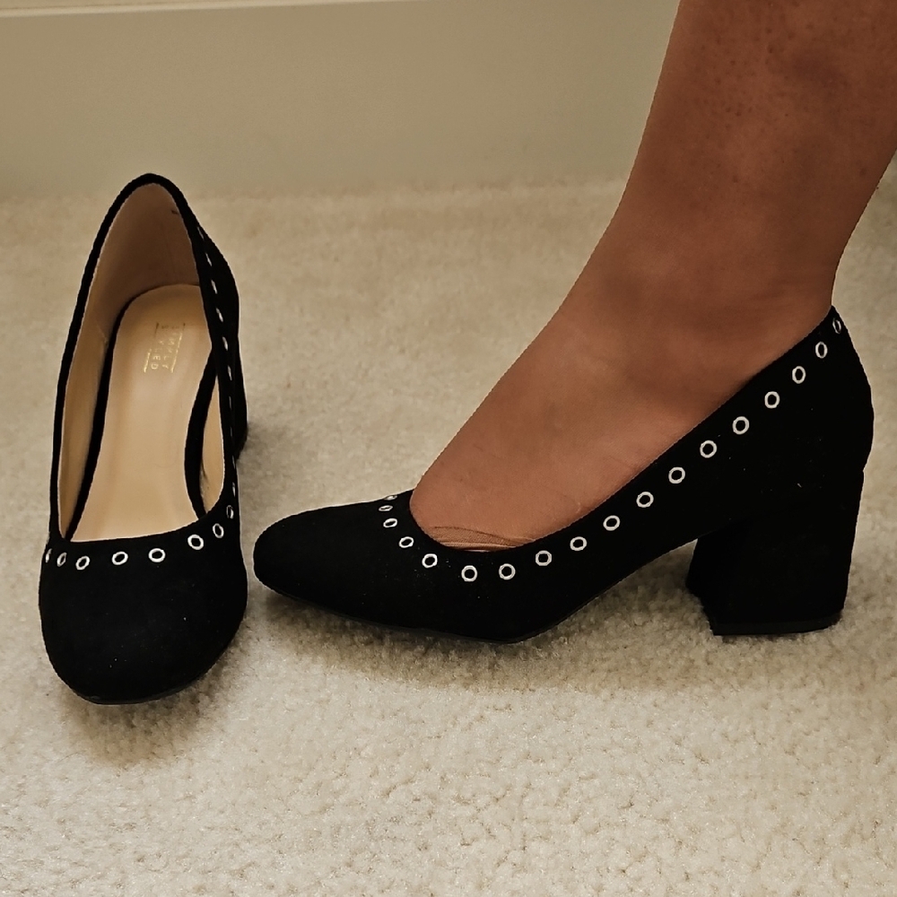 NWOT Simply Styled Black Suede Block Heel Pumps